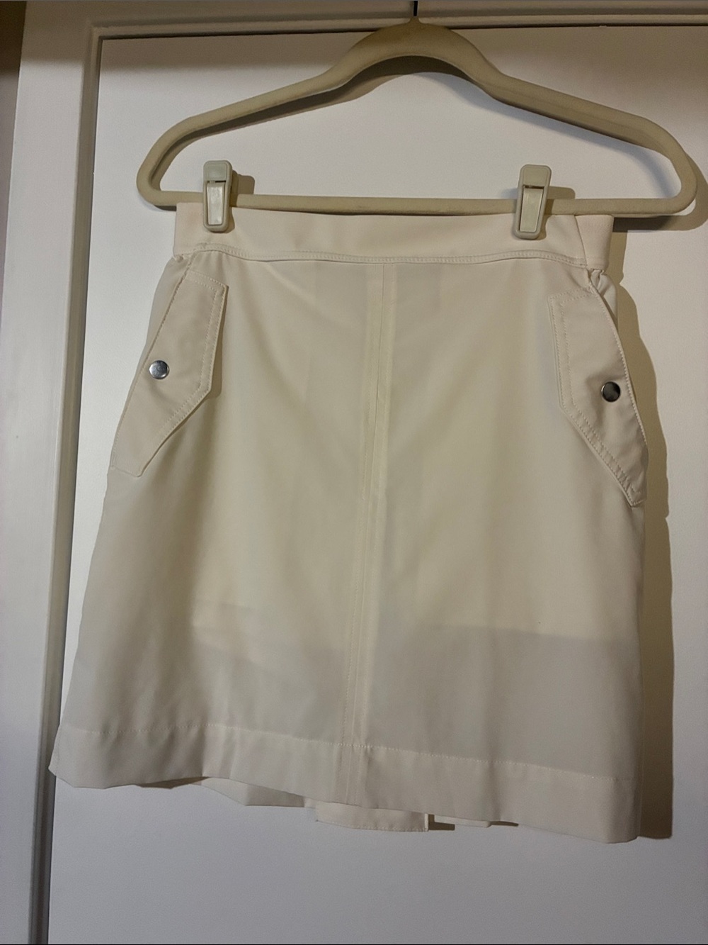 Athleta Cream A-Line Midi Skort with Snap Flap Pockets